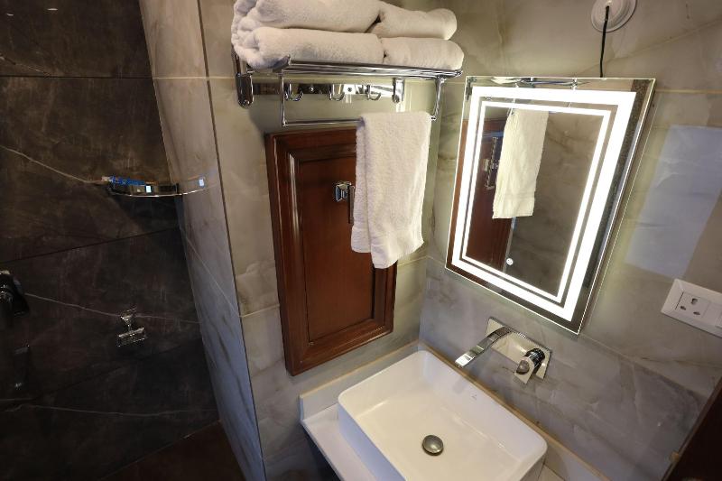 Hotel Paldan image