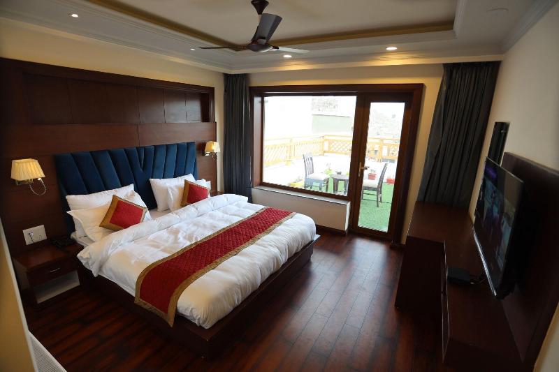 Hotel Paldan image