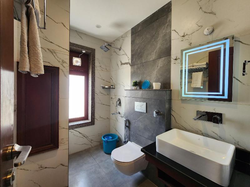 Hotel Paldan image