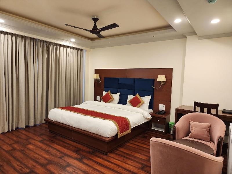 Hotel Paldan image