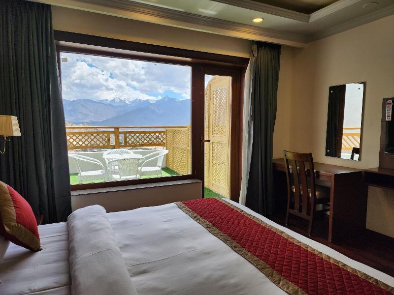 Hotel Paldan image