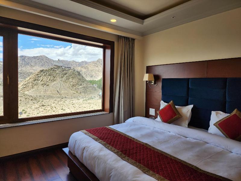 Hotel Paldan image