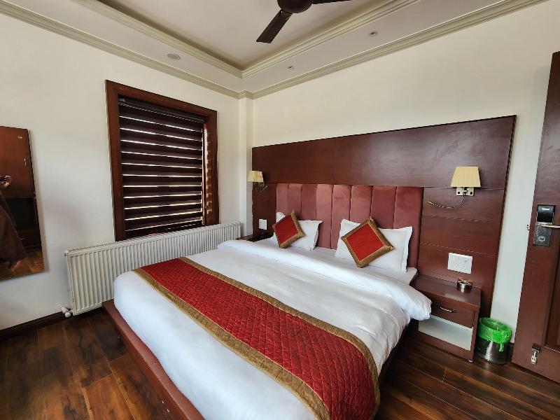Hotel Paldan image