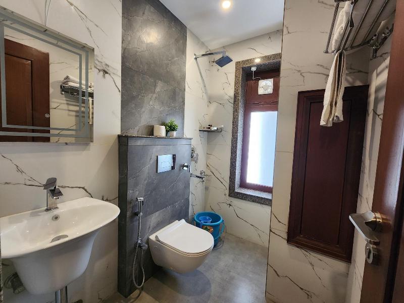 Hotel Paldan image