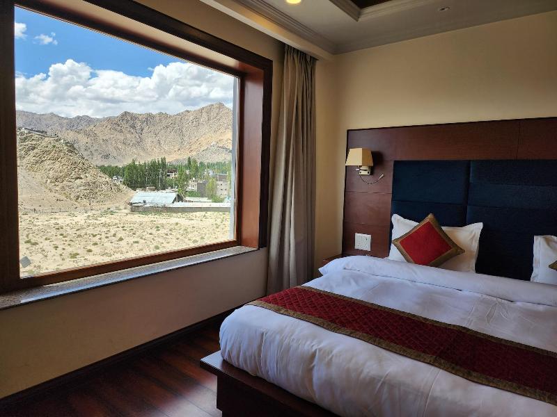 Hotel Paldan image