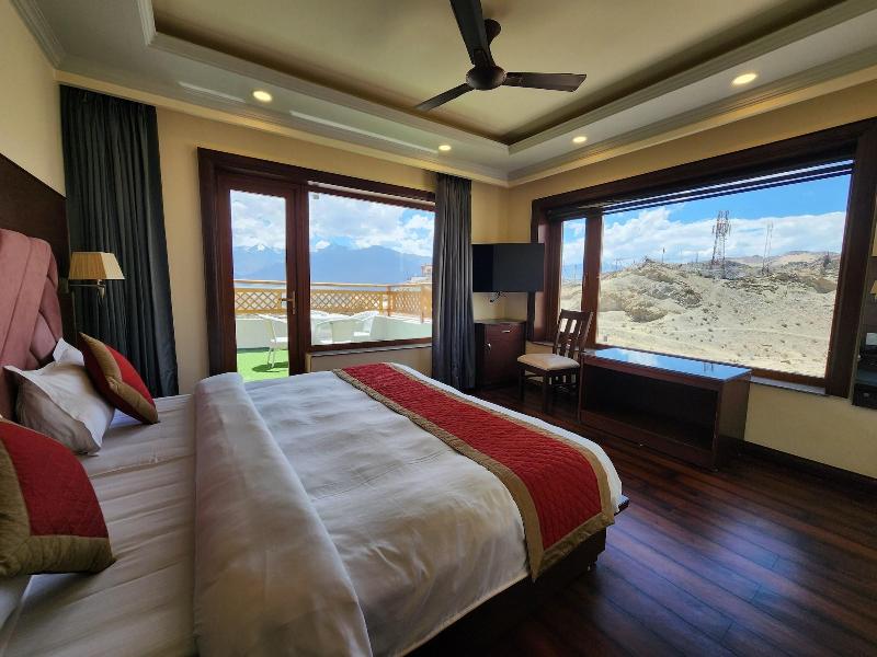 Hotel Paldan image