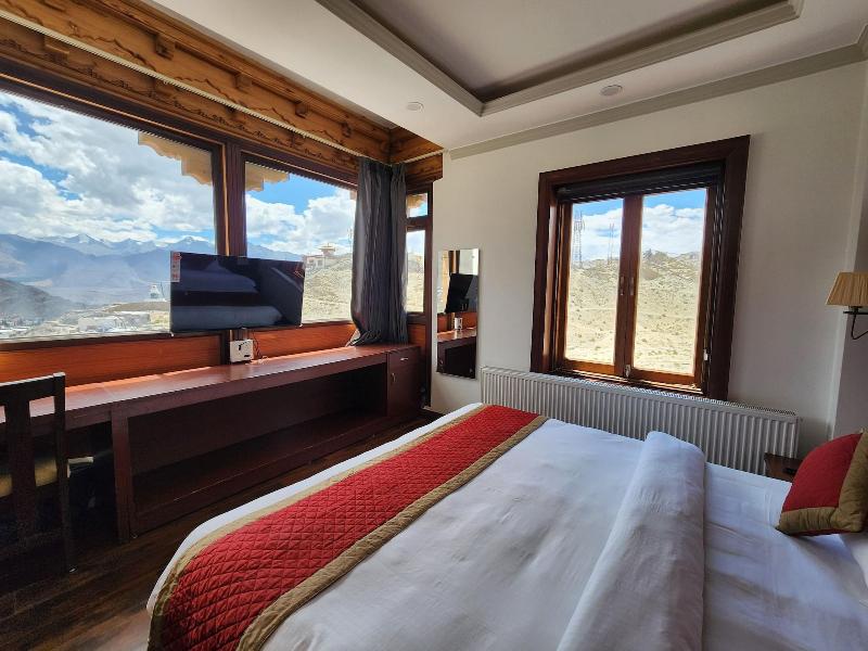 Hotel Paldan image