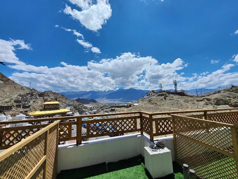 Hotel Paldan image