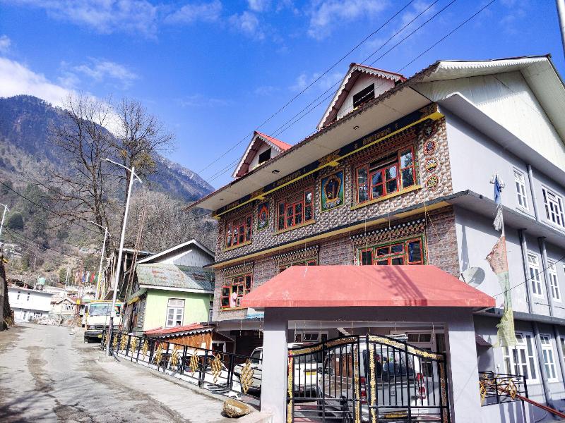 Rufina Lachen Deezong — general view