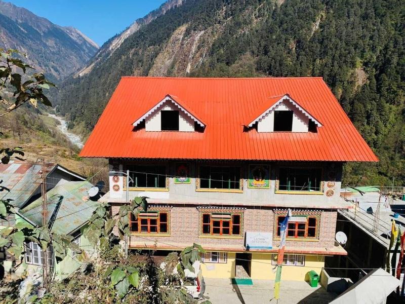 Rufina Lachen Deezong — general view