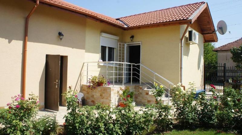 Guest House Rooms Chris Toros