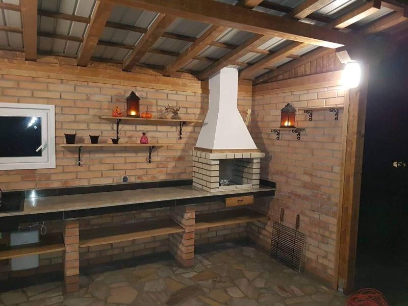 Guest House Rooms Chris Toros