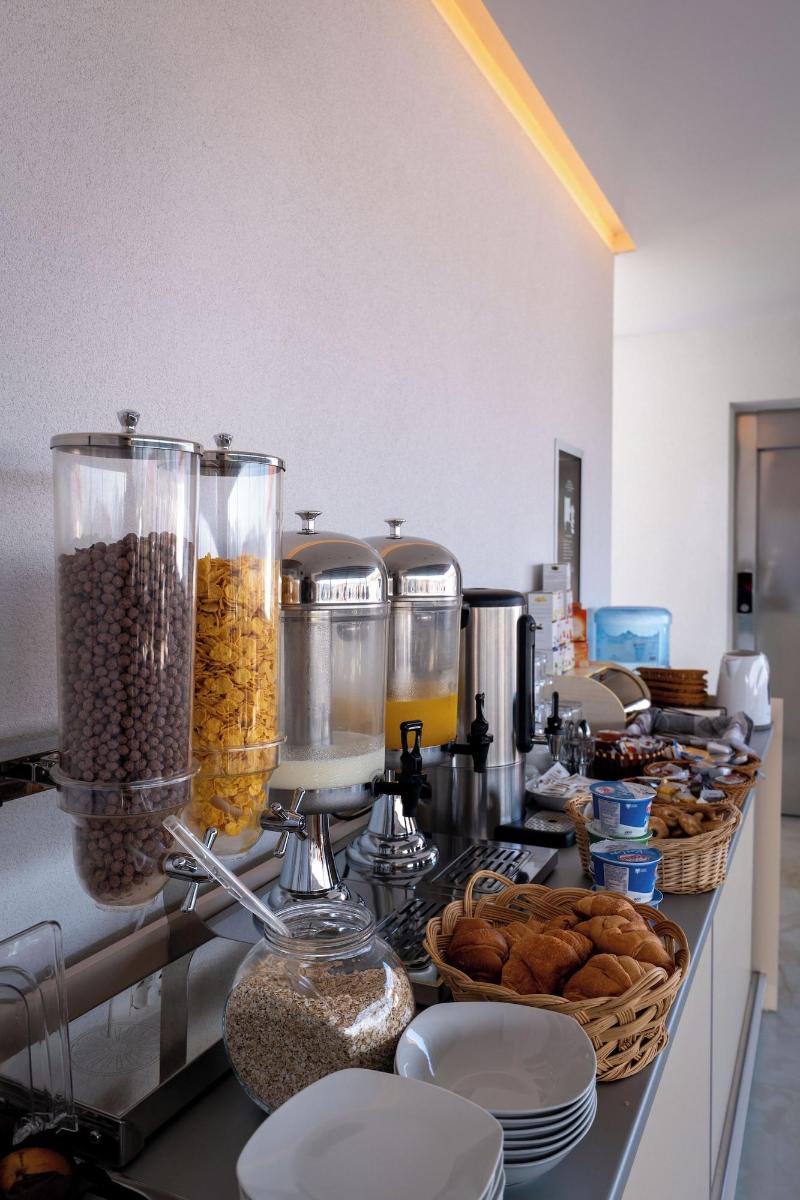 Monel Hotel image