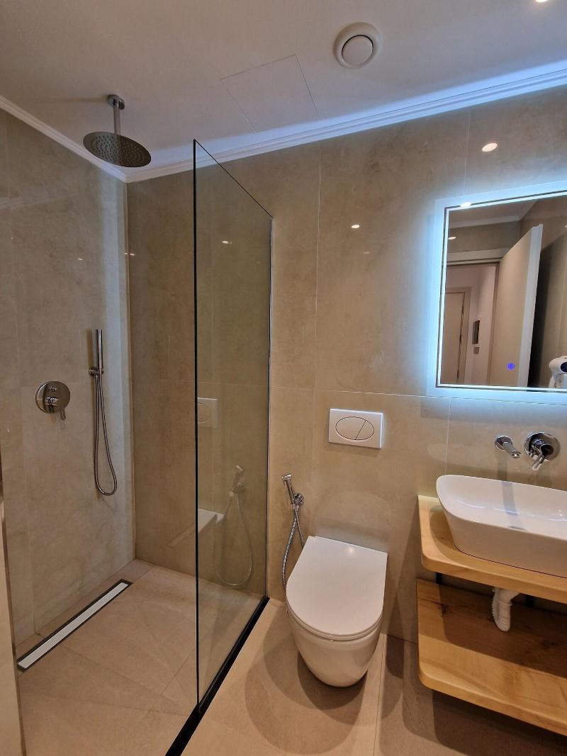 Monel Hotel image