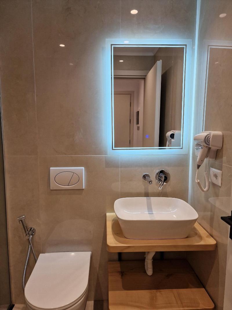 Monel Hotel image