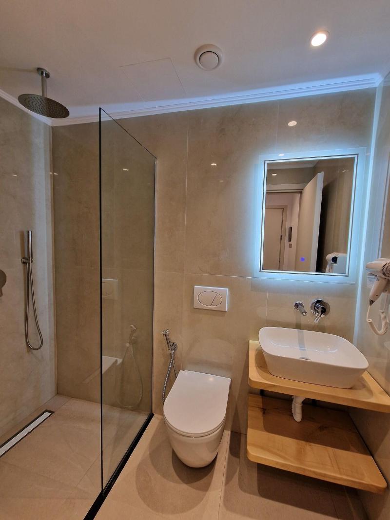 Monel Hotel image