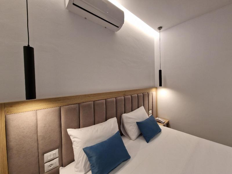 Monel Hotel image