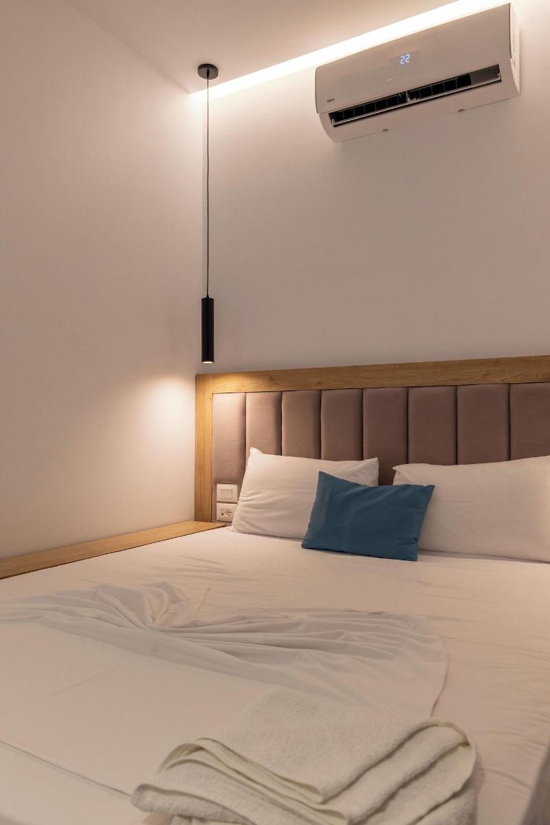 Monel Hotel image