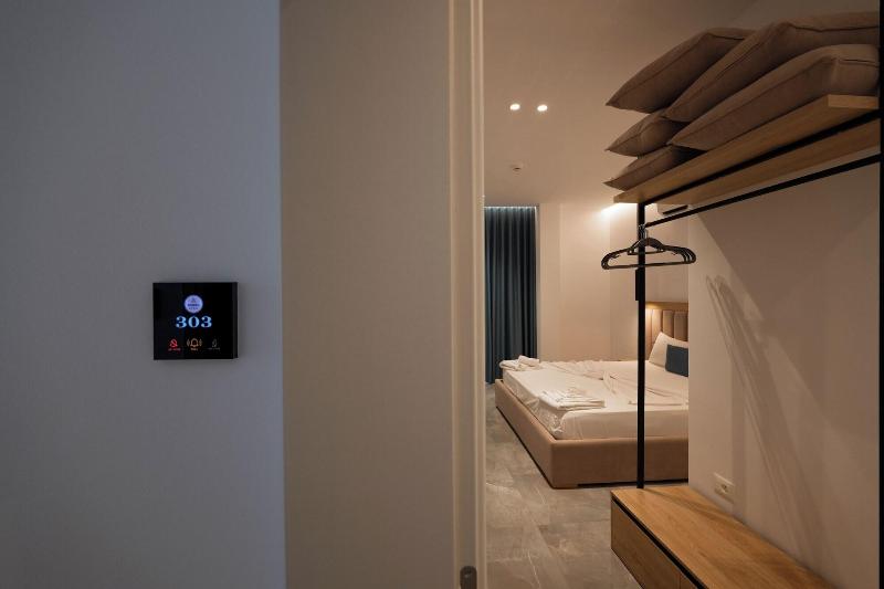 Monel Hotel image