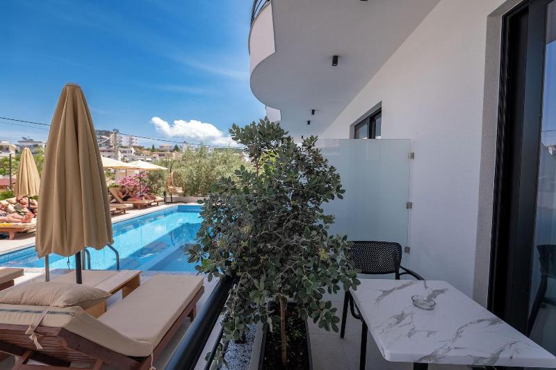 Monel Hotel image