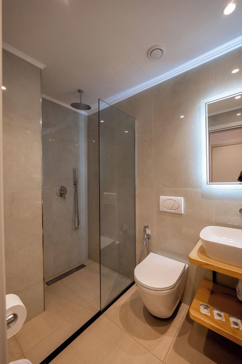 Monel Hotel image