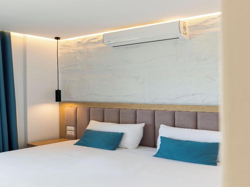 Monel Hotel image