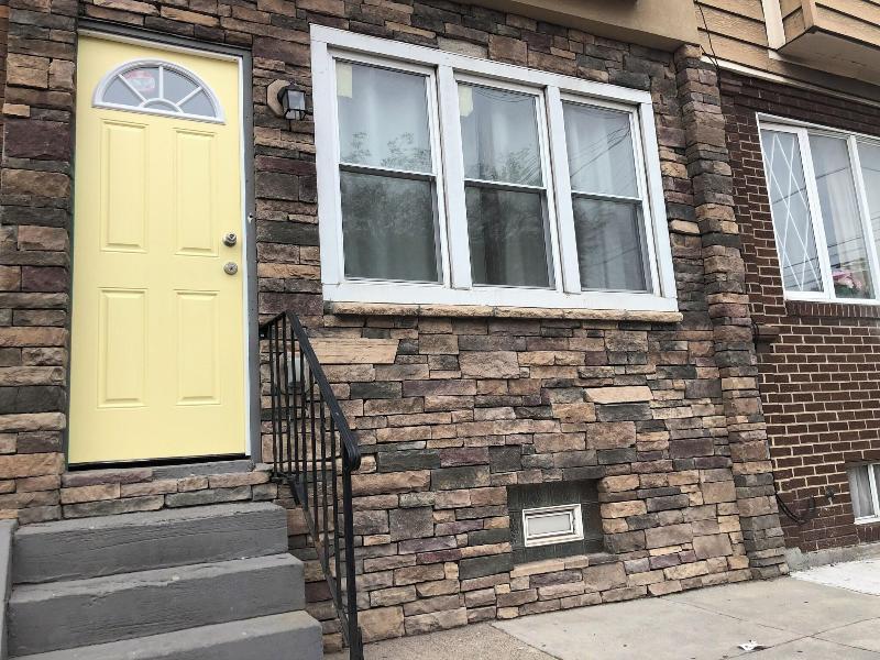 Point Breeze Row image