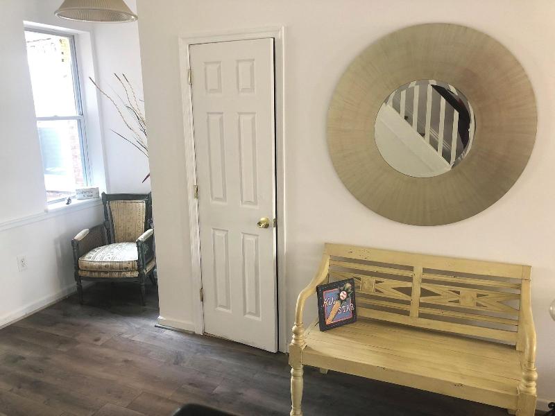 Point Breeze Row image