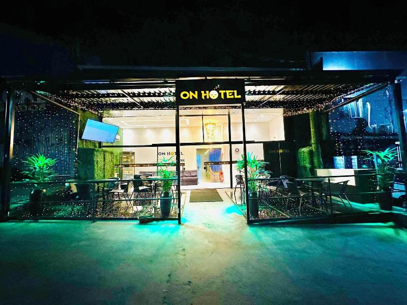 On Hostel Premium Com Traslado E Cafe