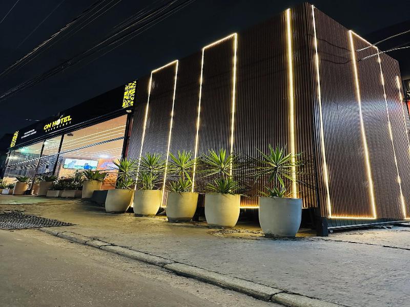 On Hostel Premium Com Traslado E Cafe image
