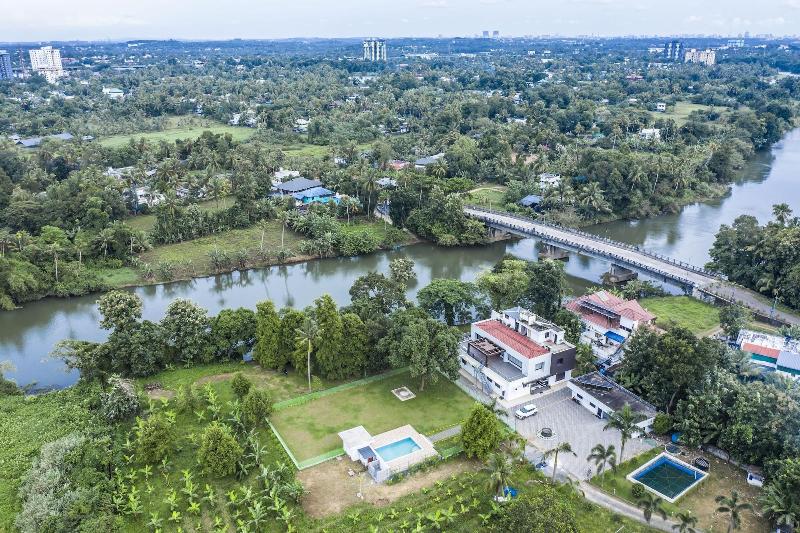 Nadhiyoram River Retreat By Maat Hotels image