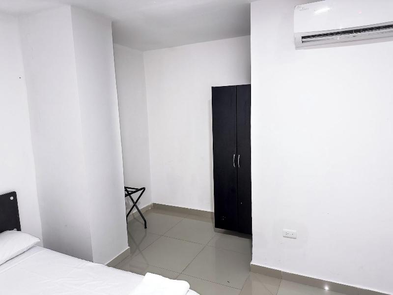 Hotel Bazurto Plaza image