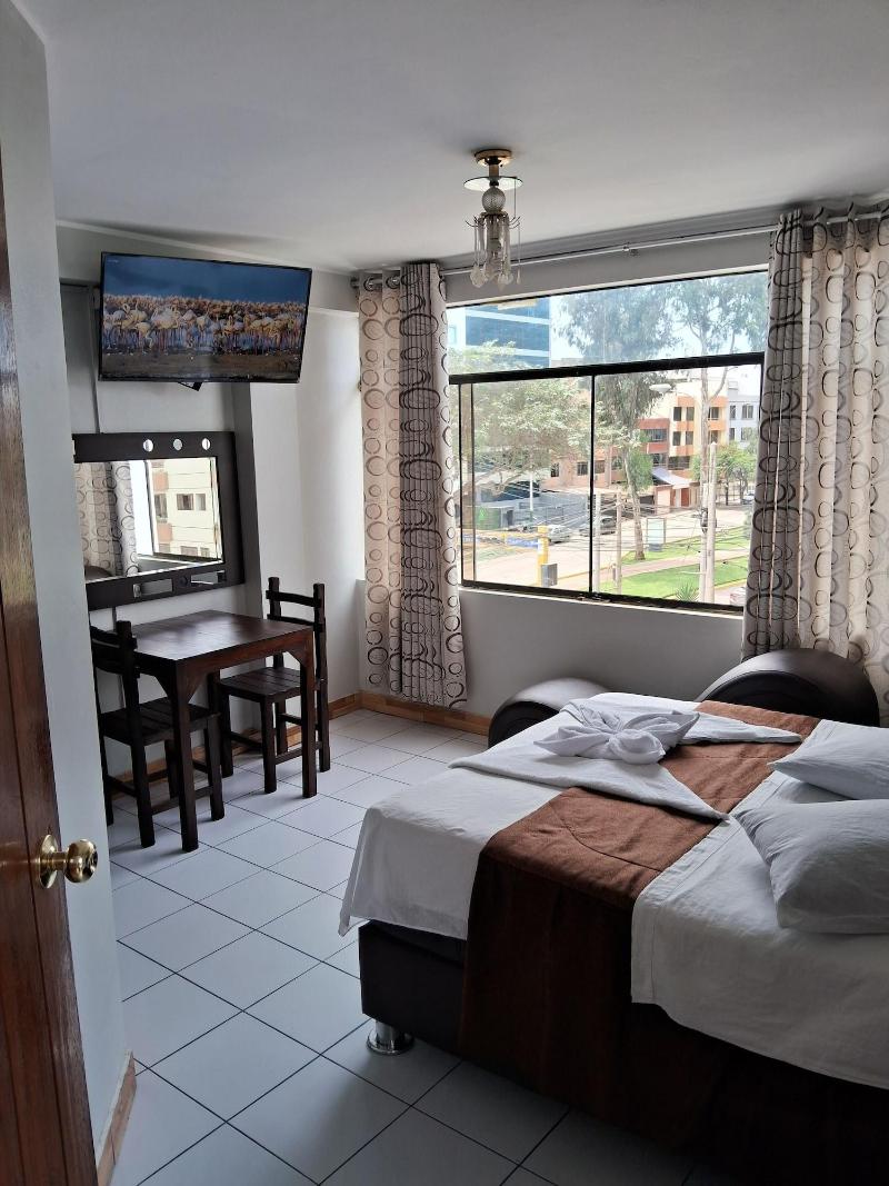 Hotel Las Artes Inn image