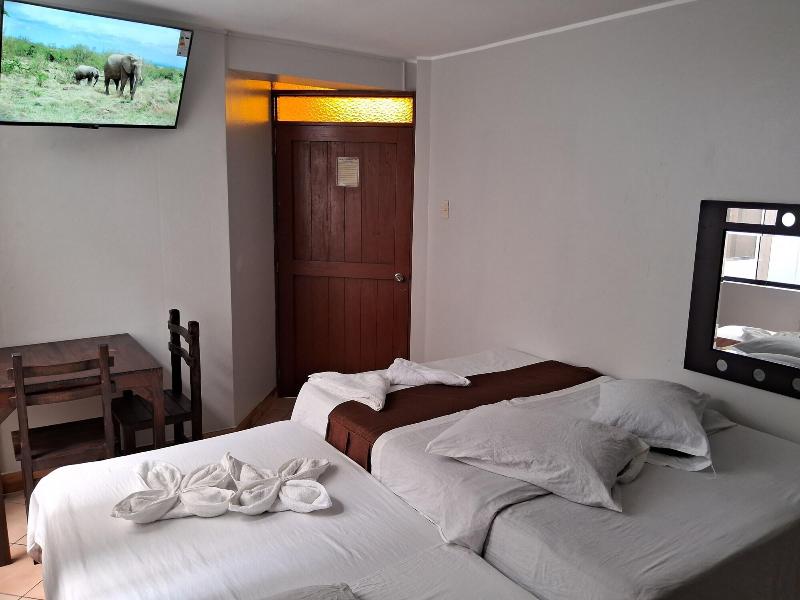 Hotel Las Artes Inn image