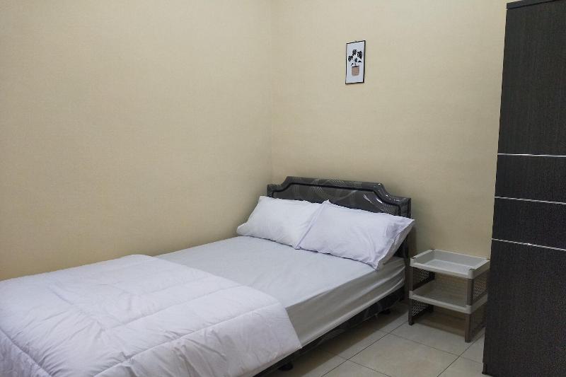 Oyo Life 93257 Kos Anugerah — general view