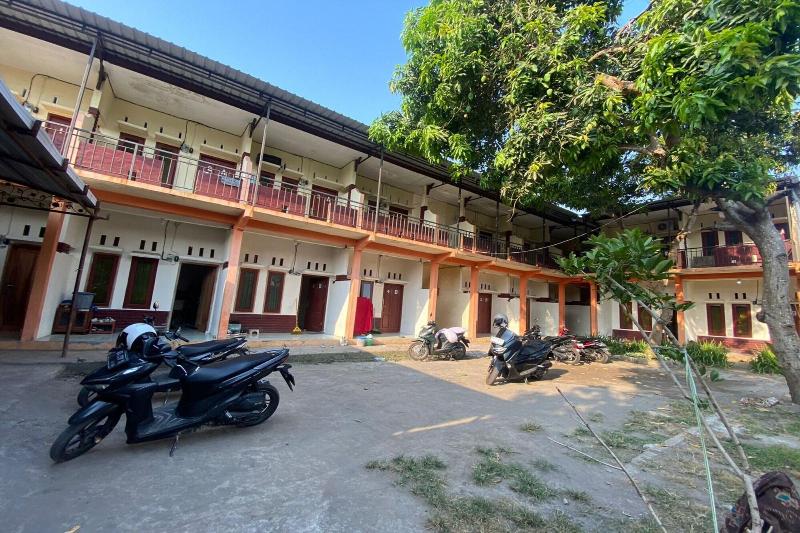 Oyo Life 93257 Kos Anugerah image