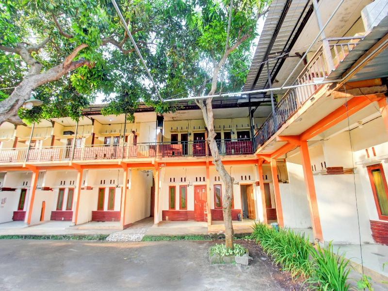 Oyo Life 93257 Kos Anugerah image