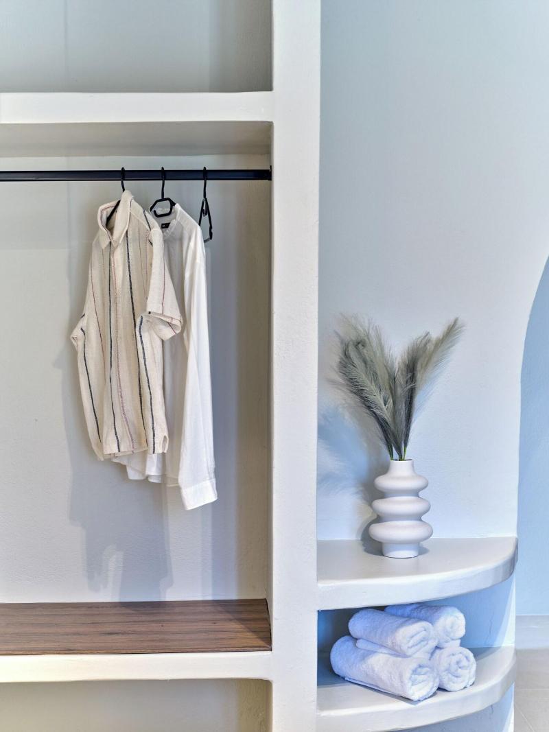 Paridian Living image