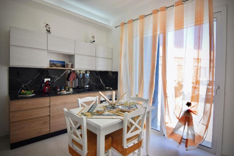 Mare Arcobaleno Casa Vacanze image