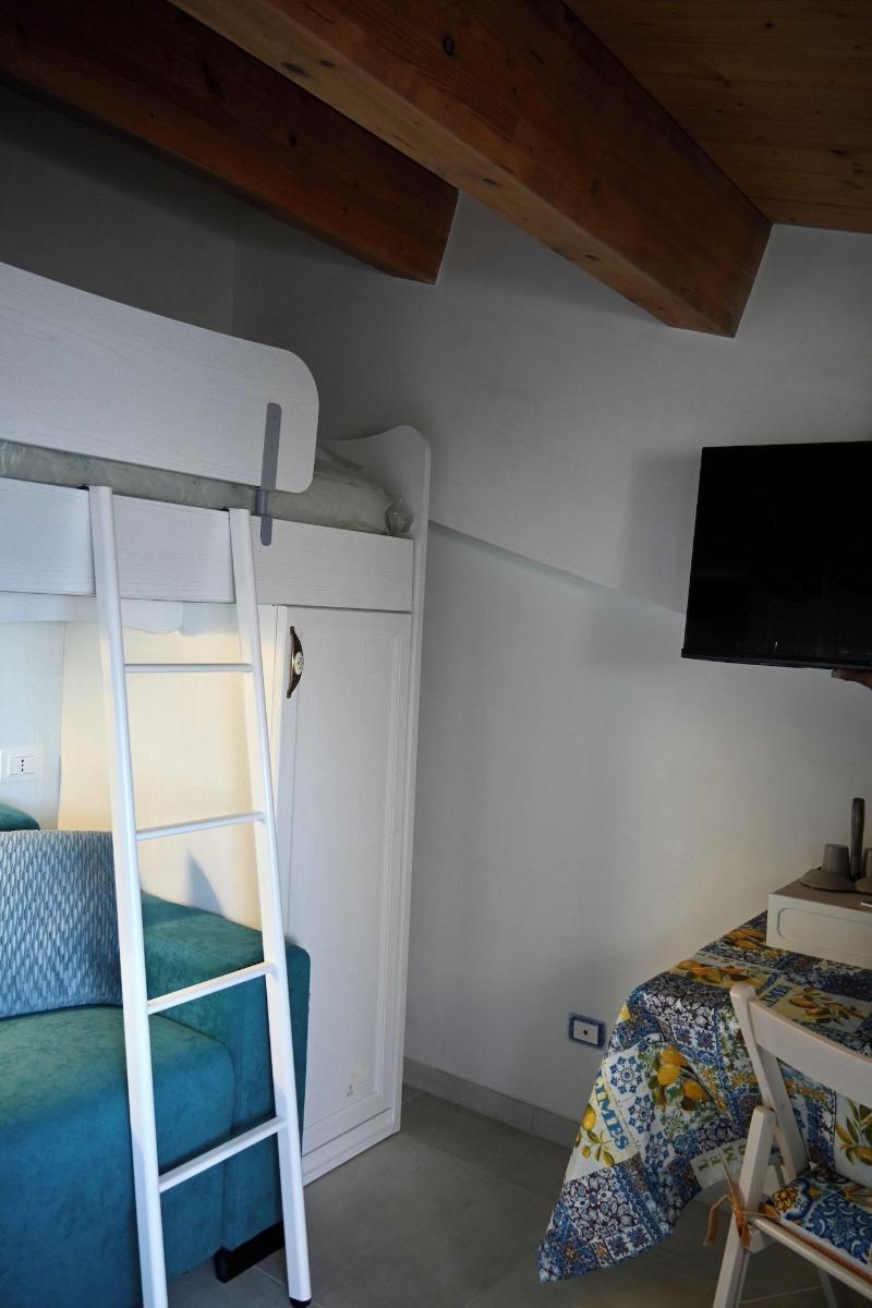 Mare Arcobaleno Casa Vacanze image