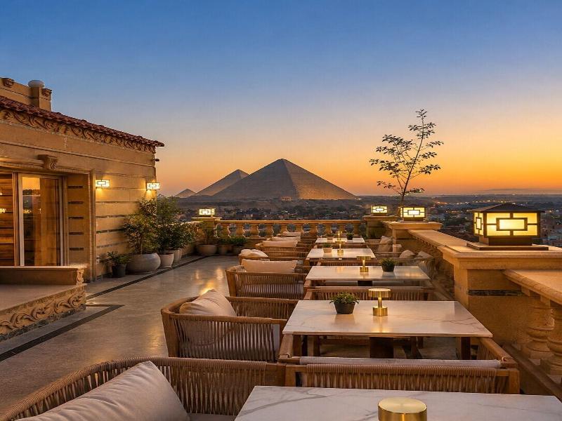Crowne Pyramids Palace image