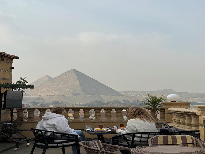 Crowne Pyramids Palace image