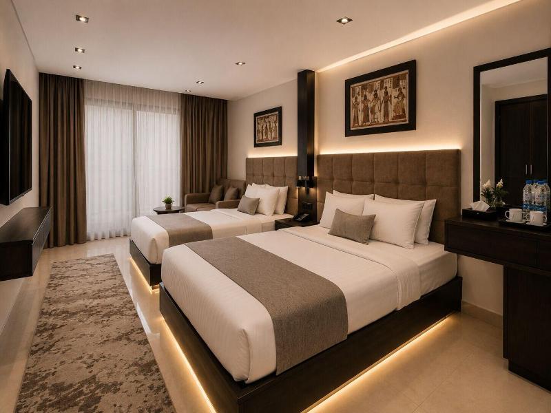 Crowne Pyramids Palace image
