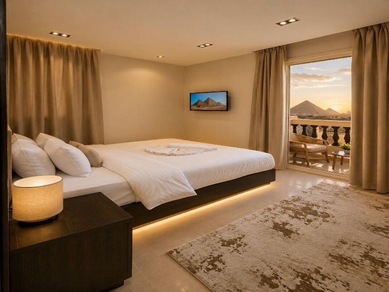 Crowne Pyramids Palace image