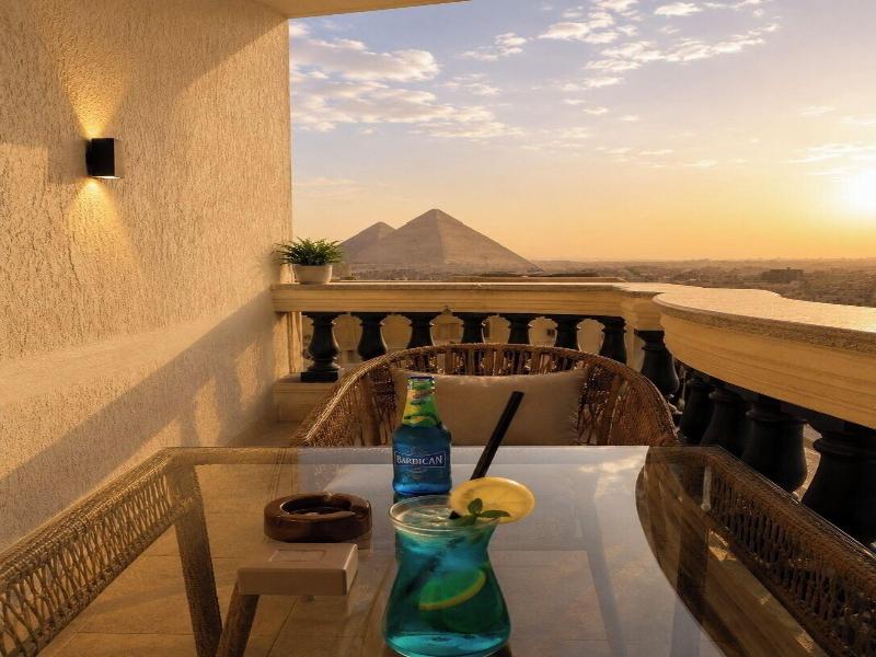 Crowne Pyramids Palace image