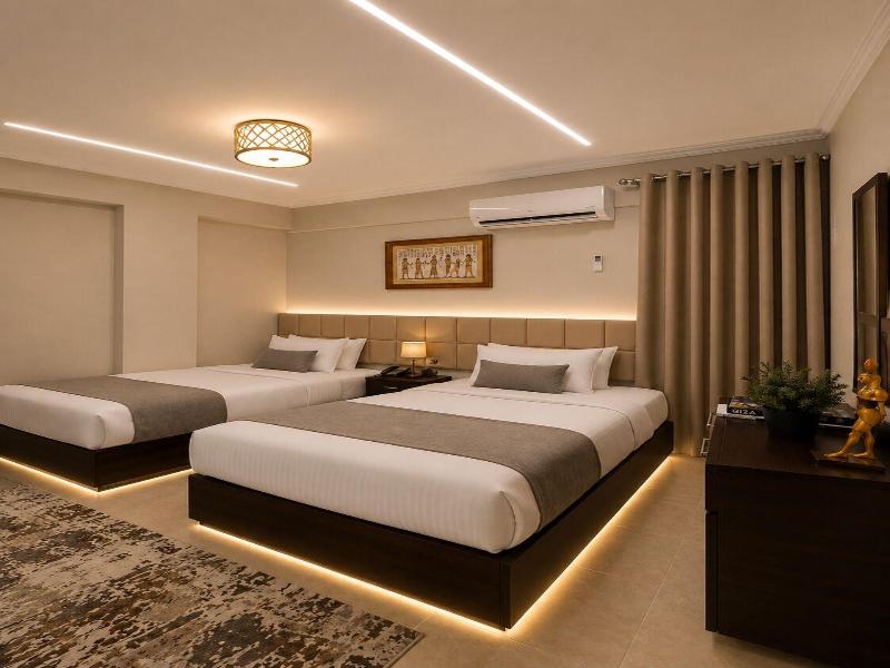Crowne Pyramids Palace image