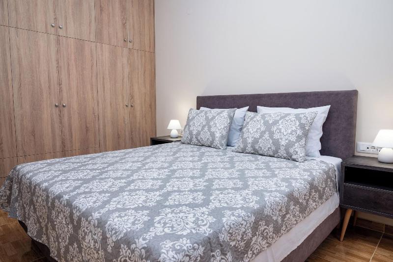 Barbaras Apartments image