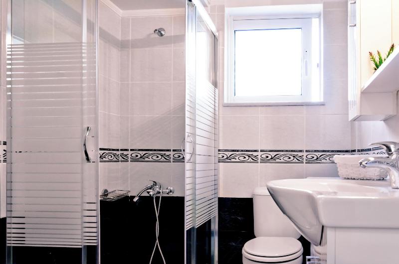 Barbaras Apartments image