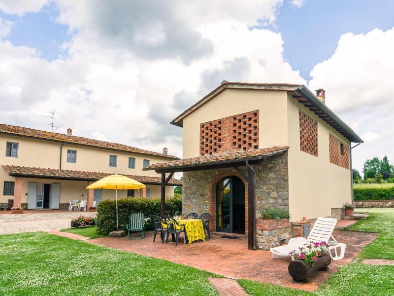 Aesthetic Farmhouse In Bucine With Barbecue — main photo