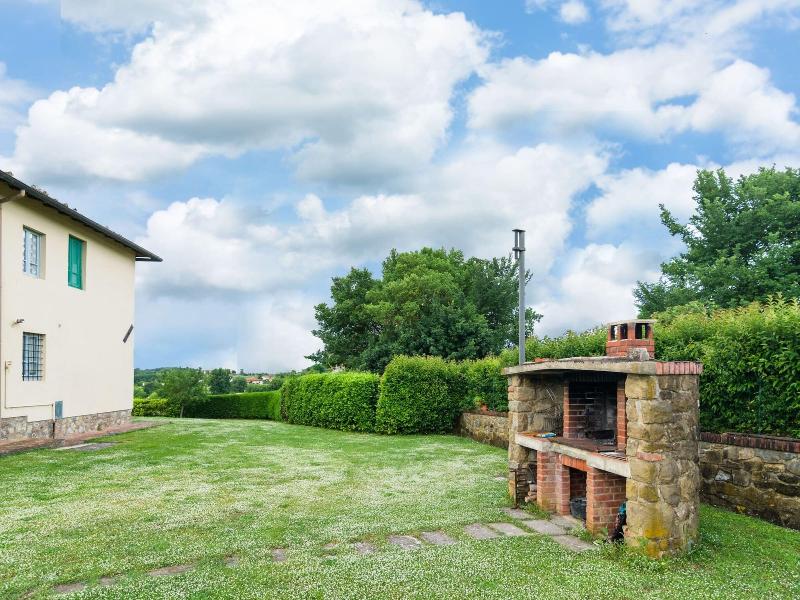Aesthetic Farmhouse In Bucine With Barbecue — photo 4